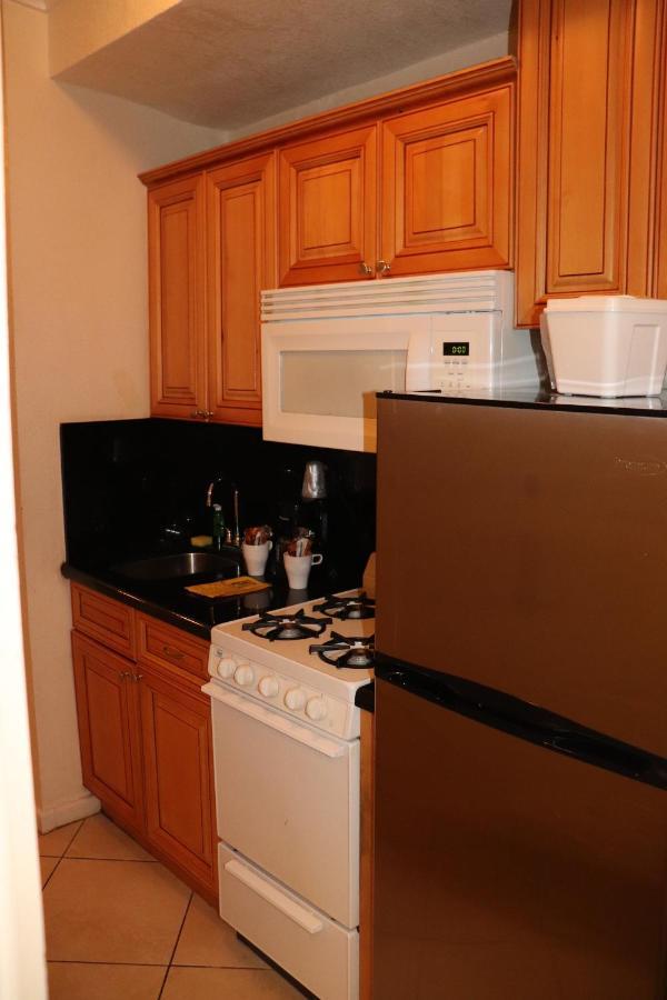 On Hollywood Beach - Affordable Two Bedrooms Sleeps 6 With Two Bathrooms Dania Beach Zewnętrze zdjęcie