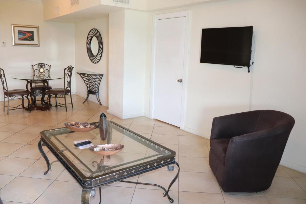On Hollywood Beach - Affordable Two Bedrooms Sleeps 6 With Two Bathrooms Dania Beach Zewnętrze zdjęcie